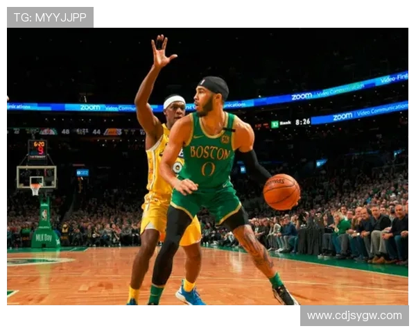 围绕足球明星的成长传奇与赛场巅峰激荡其非凡卓越人生励志故事篇