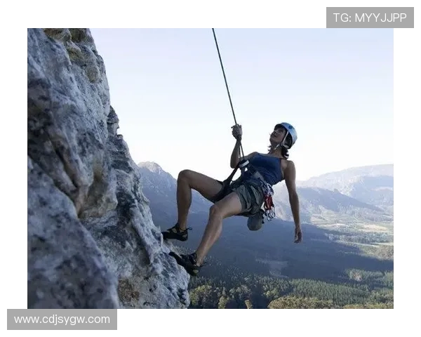 攀岩深度探索：揭秘上海攀岩队的训练与控制技巧