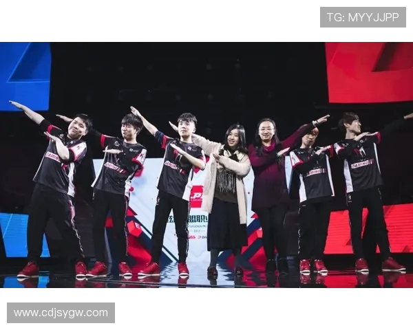 LPL电竞直播精彩纷呈 聚焦顶尖赛事体验与玩家互动互动新风潮